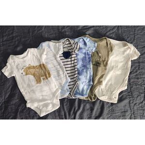 Baby Boy Bodysuit Bundle 0-3 Months (6 Pack) Carter’s & Vitamins Baby